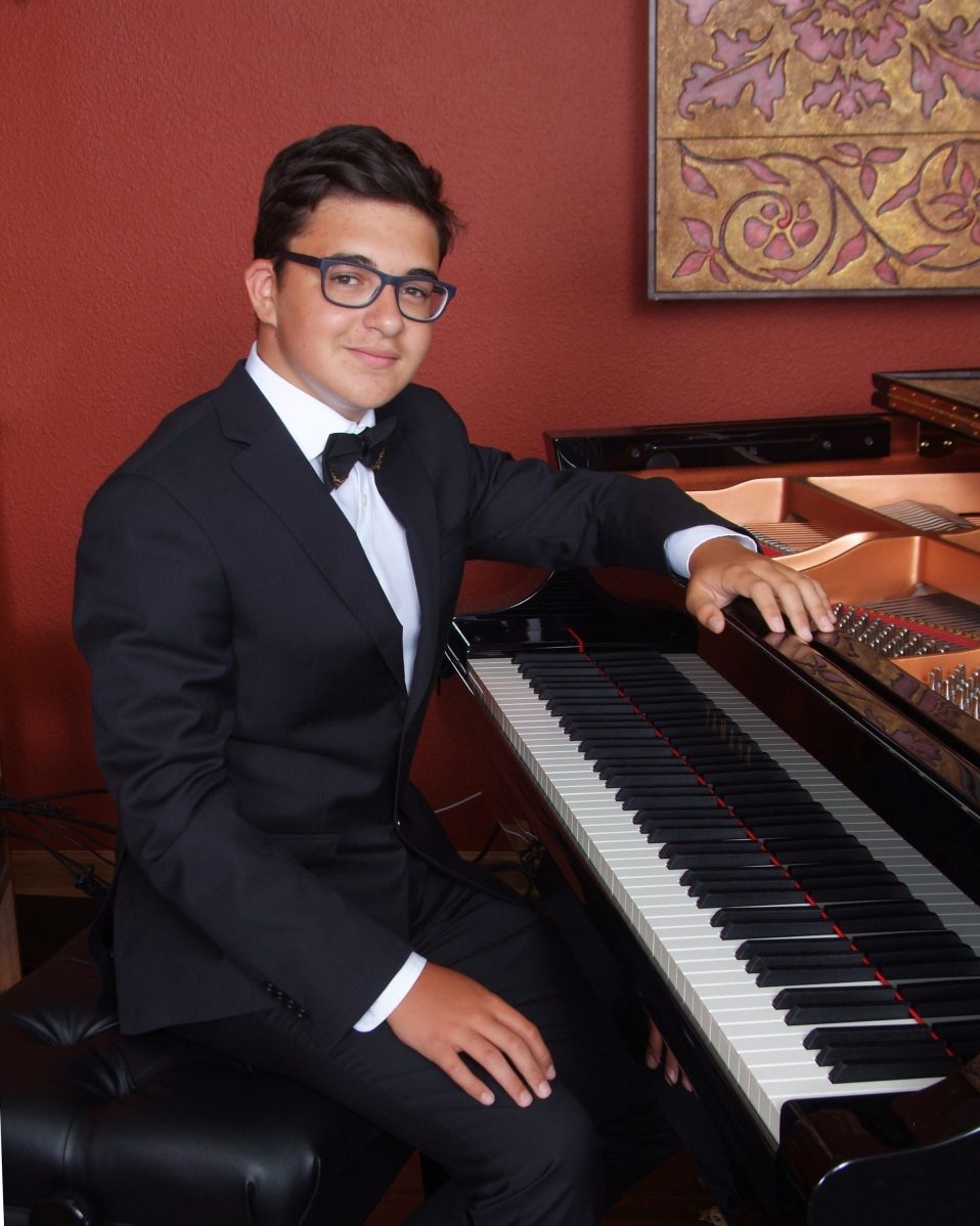 Adrian Romoff – Hilton Head International Piano Competition